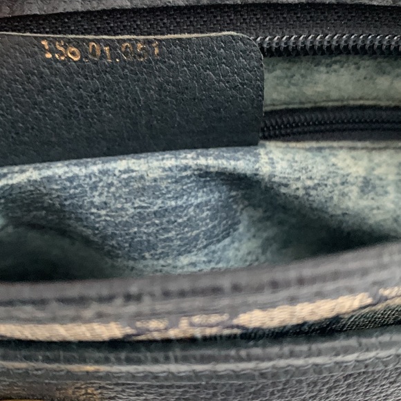 Authentic & Gorgeous Vintage Dark Blue Gucci Travel Clutch/Pouch - Picture 15 of 17